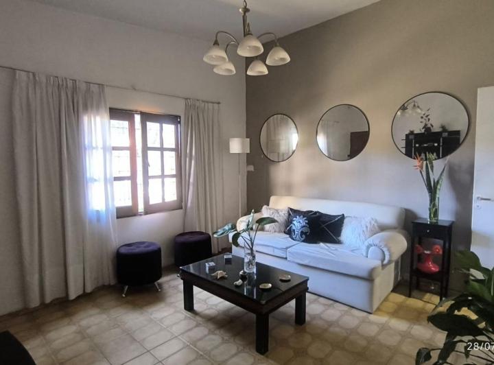 Casa · 145m² · 5 Ambientes · 3 Cocheras