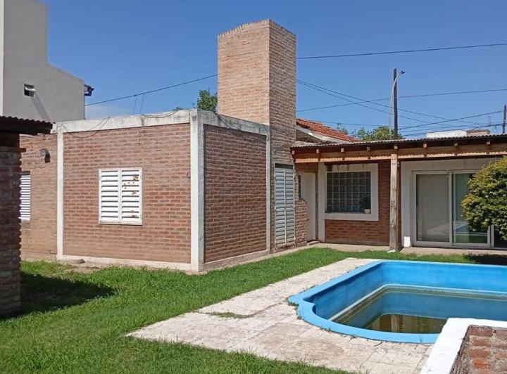 Casa · 109m² · 5 Ambientes · 2 Cocheras