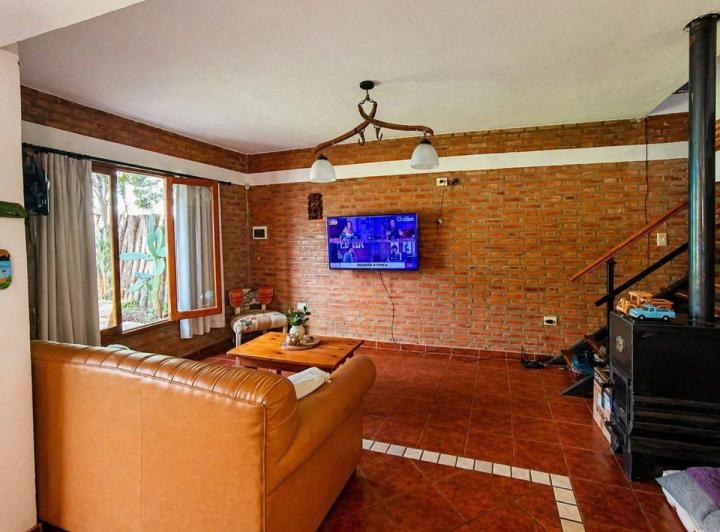 Casa · 204m² · 9 Ambientes · 1 Cochera