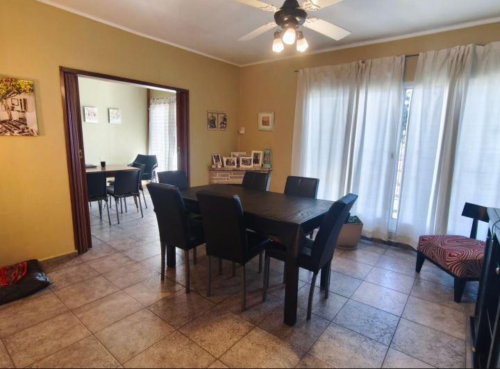 Casa · 156m² · 7 Ambientes · 2 Cocheras