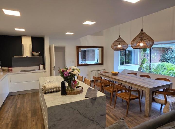 Casa · 650m² · 10 Ambientes