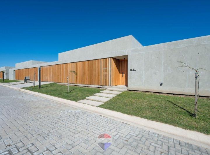 Casa · 203m² · 4 Ambientes · 2 Cocheras