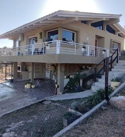 Casa · 196m² · 4 Ambientes · 2 Cocheras