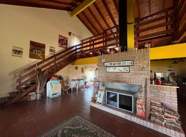 Casa · 200m² · 4 Ambientes · 2 Cocheras