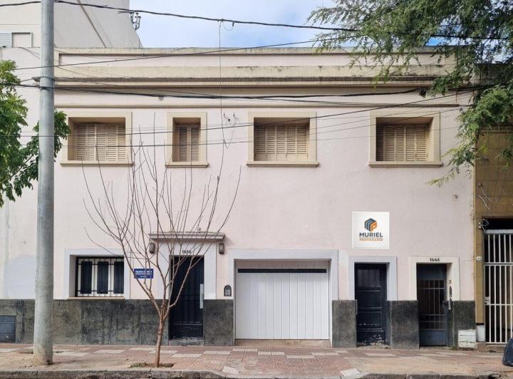 Casa · 212m² · 9 Ambientes