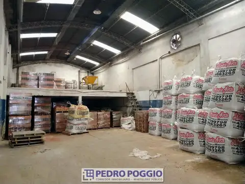 Galpón en Venta en Refinerias, Rosario