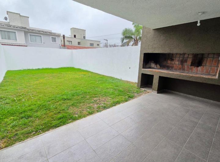 Casa · 145m² · 5 Ambientes · 2 Cocheras
