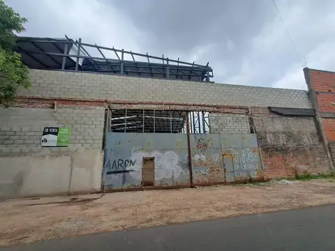 Galpón en Venta en La Ceramica y Cuyo, Rosario