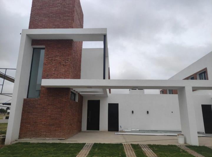 Casa · 150m² · 5 Ambientes · 2 Cocheras