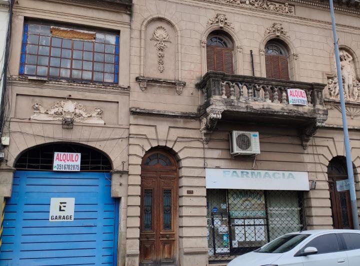Departamento · 80m² · 4 Ambientes · 7 Cocheras