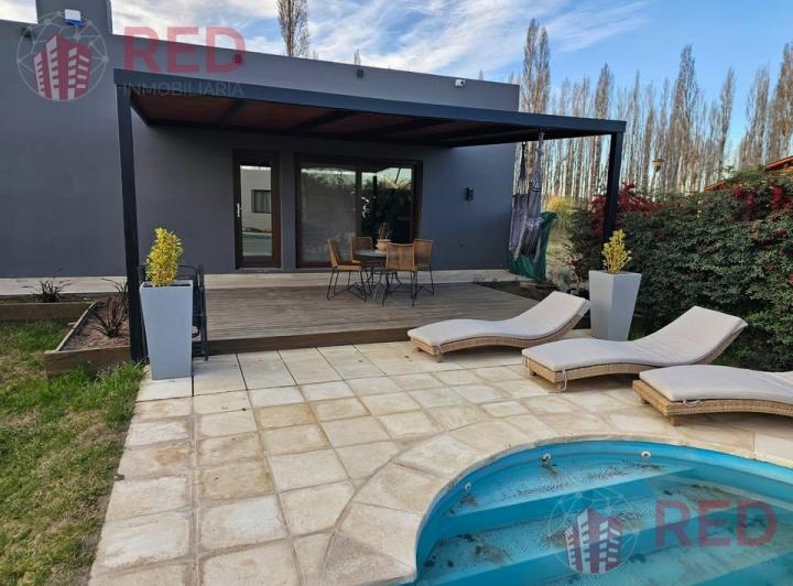 Casa · 280m² · 7 Ambientes · 2 Cocheras