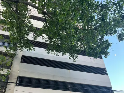 Cochera en Venta en Parque, Rosario
