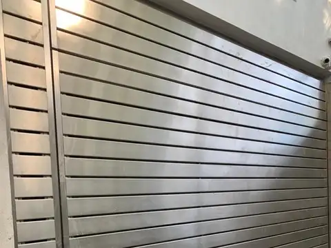 Cochera en Venta en Pichincha, Rosario