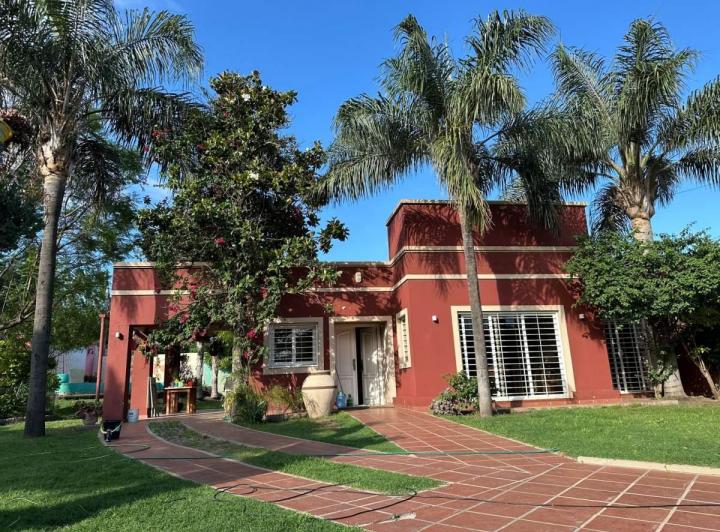 Casa · 200m² · 7 Ambientes · 2 Cocheras