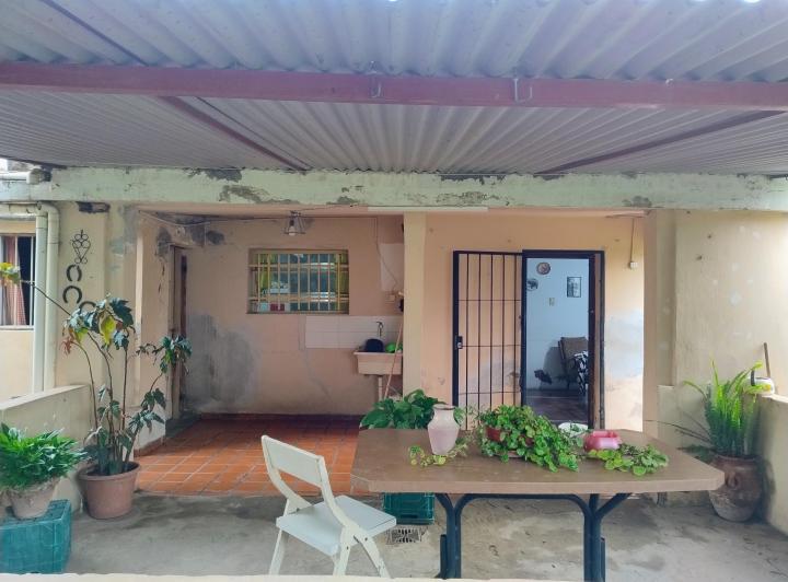 Casa · 153m² · 5 Ambientes · 2 Cocheras