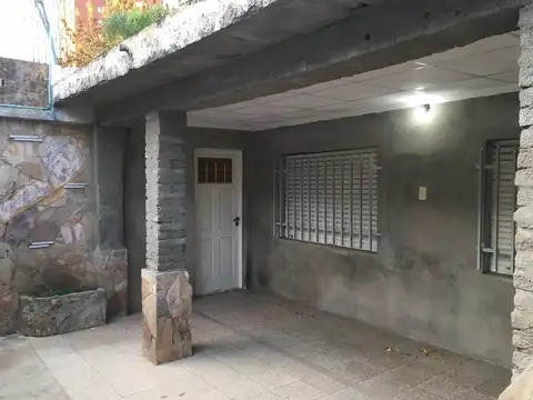 Casa en Venta en Celedonio Escalada, Rosario