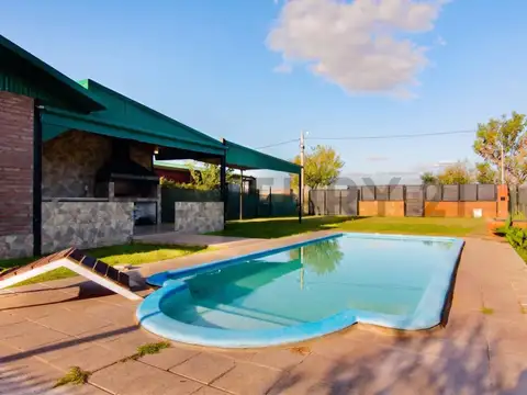 Casa en Venta en Punta Chacra, Roldan