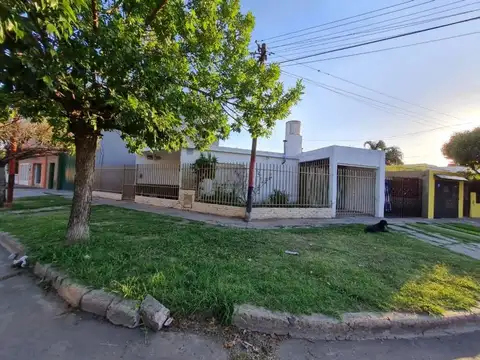Casa en Venta en Villa Gobernador Galvez, Rosario