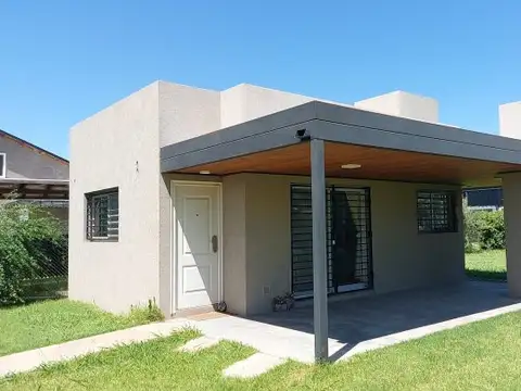 Casa en Venta en Roldan, San Lorenzo