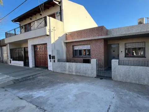 Casa en Venta en Azcuenaga, Rosario