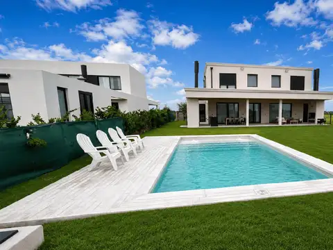 Casa en Venta en Vida Club De Campo, Funes