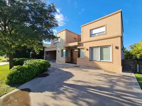 Casa en Venta en Kentucky Club de Campo, Countries y Barrios Cerrados en Funes