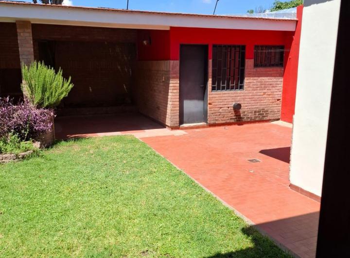 Casa · 250m² · 7 Ambientes · 1 Cochera