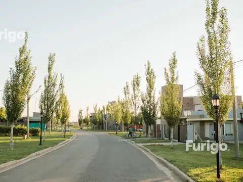 Terreno en Venta en Soldini, Rosario
