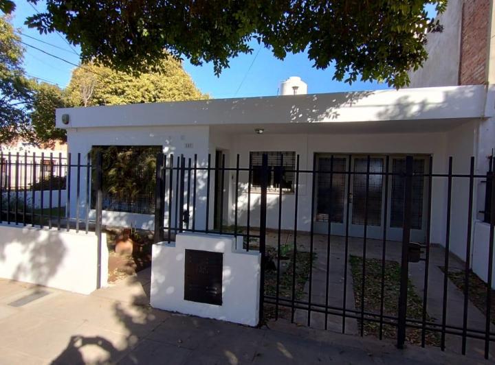 Casa · 146m² · 6 Ambientes · 1 Cochera