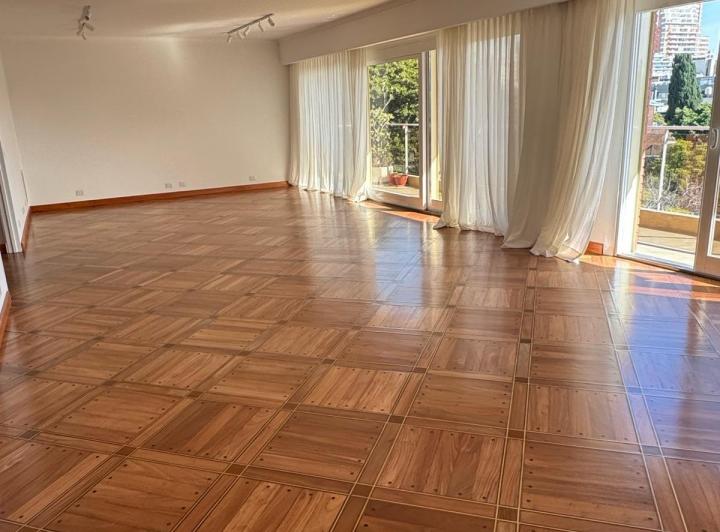 Departamento · 225m² · 7 Ambientes · 1 Cochera