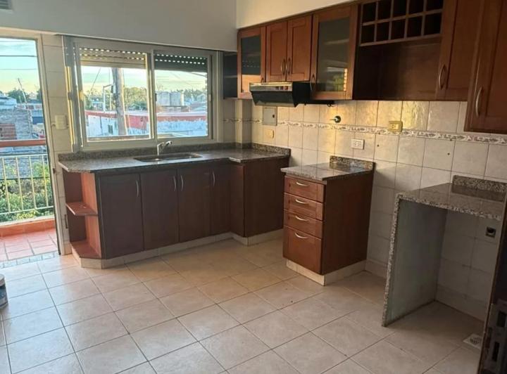 Departamento · 80m² · 4 Ambientes