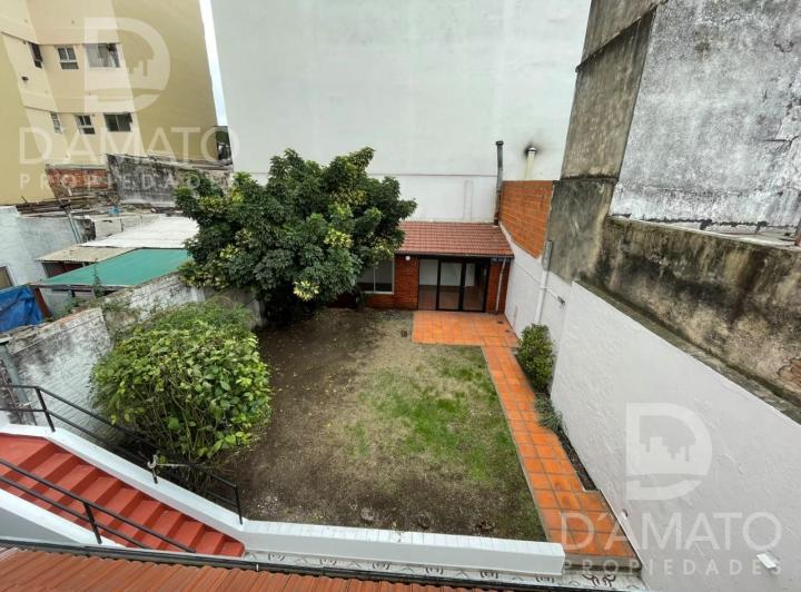 Casa · 240m² · 3 Ambientes · 1 Cochera