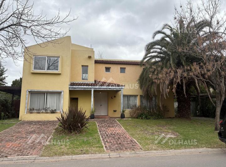 Casa · 190m² · 5 Ambientes · 1 Cochera