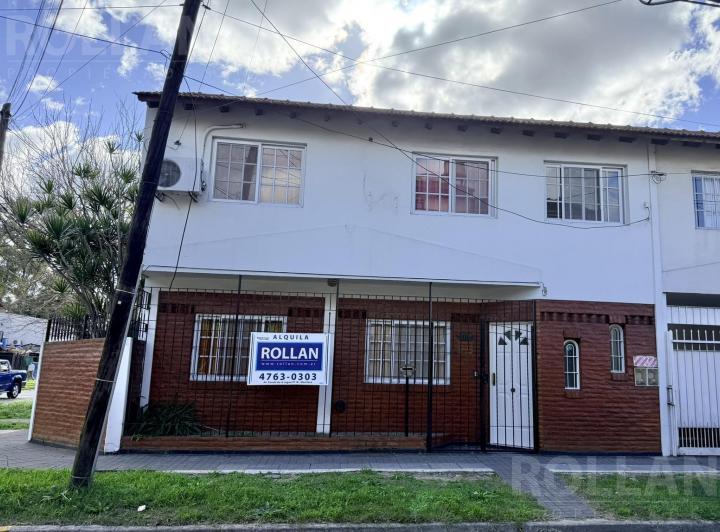 Casa · 90m² · 4 Ambientes · 2 Cocheras