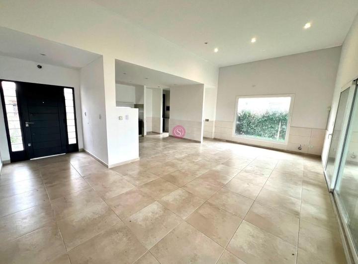 Casa · 130m² · 4 Ambientes · 1 Cochera