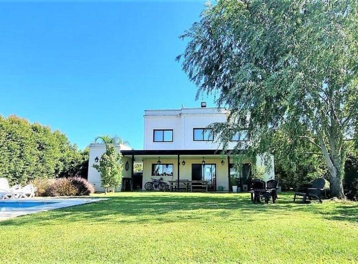 Casa · 150m² · 4 Ambientes · 2 Cocheras