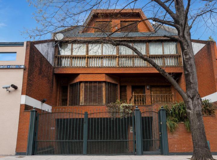 Casa · 455m² · 5 Ambientes · 4 Cocheras