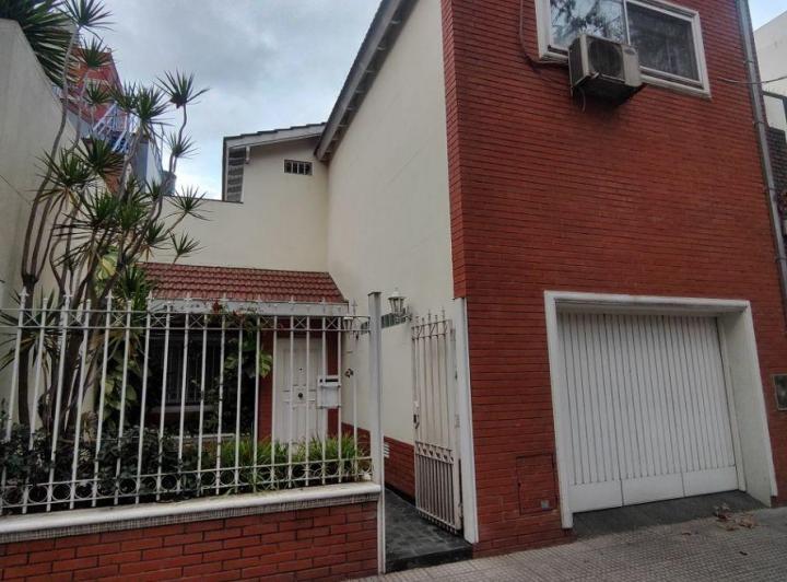 Casa · 200m² · 4 Ambientes · 1 Cochera