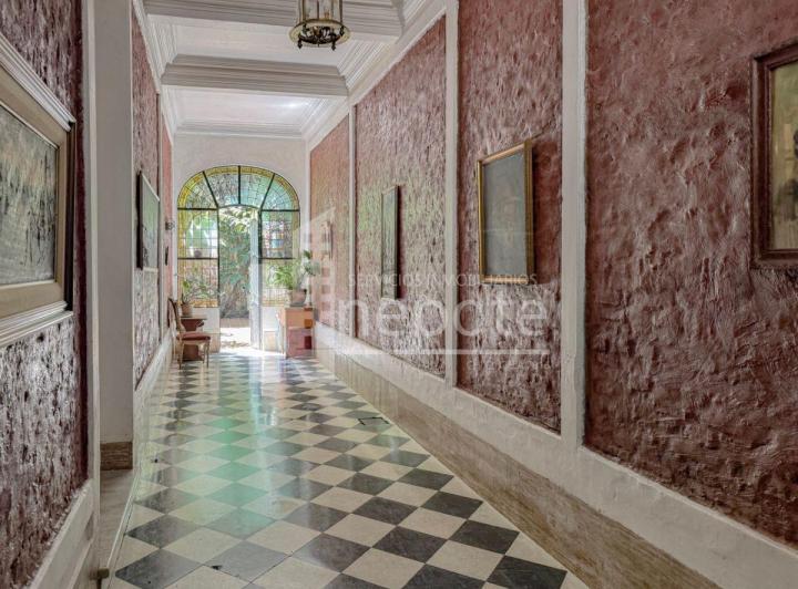 Casa · 230m² · 6 Ambientes · 2 Cocheras
