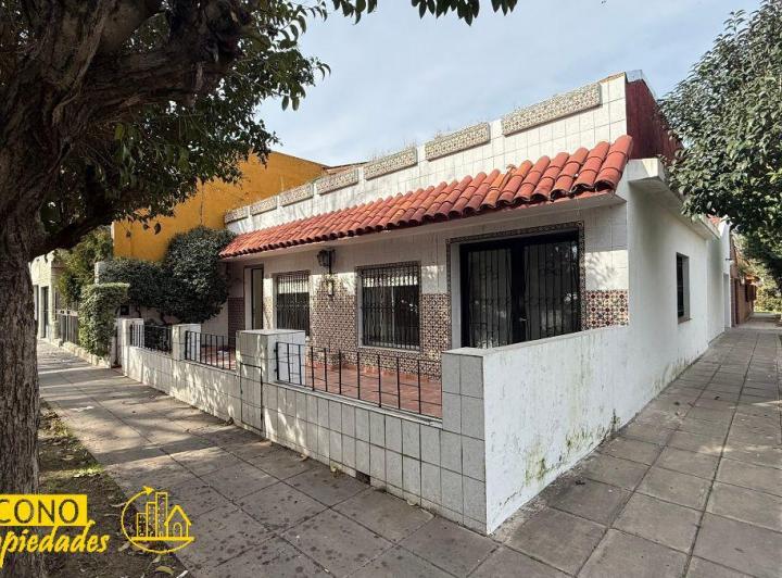 Casa · 200m² · 3 Ambientes · 2 Cocheras