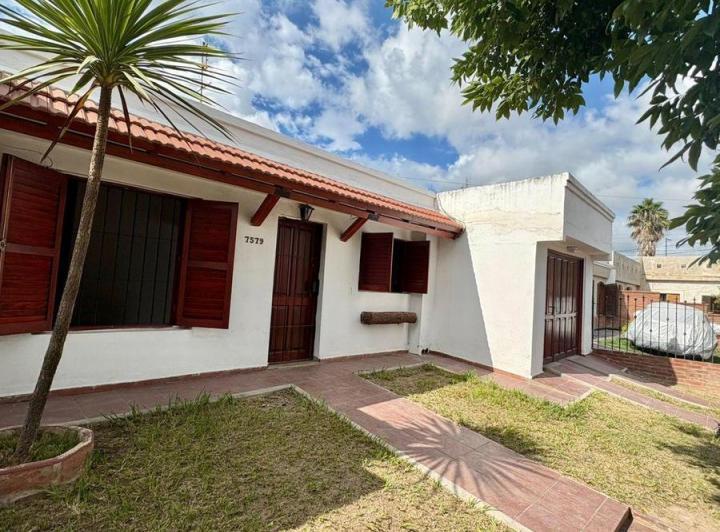 Casa · 103m² · 5 Ambientes · 2 Cocheras
