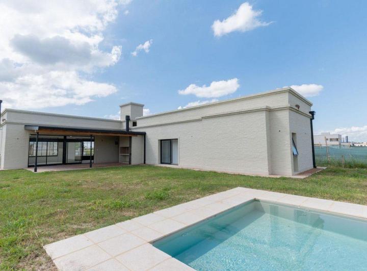 Casa · 154m² · 4 Ambientes · 2 Cocheras