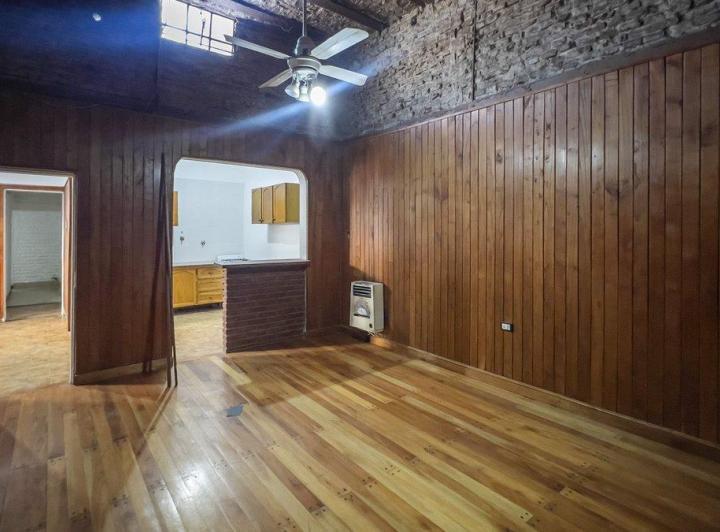 Casa · 184m² · 8 Ambientes · 2 Cocheras