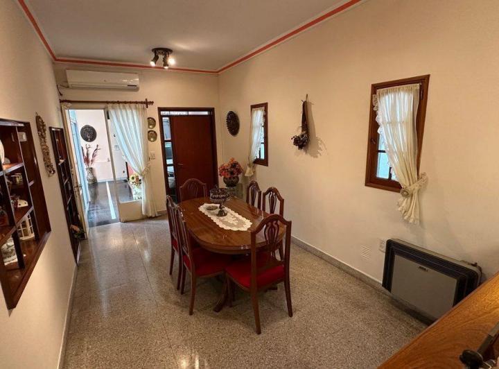 Casa · 175m² · 7 Ambientes · 1 Cochera