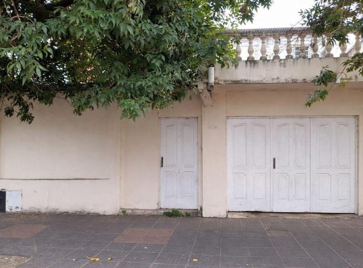 Casa · 230m² · 3 Ambientes · 1 Cochera