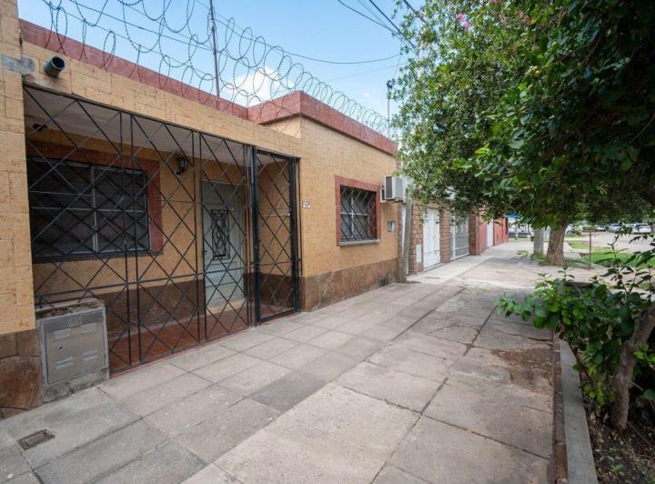 Casa · 156m² · 4 Ambientes · 2 Cocheras