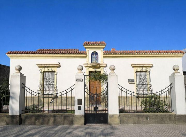 Casa · 233m² · 4 Ambientes · 1 Cochera