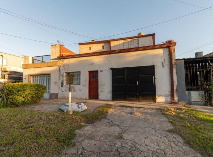 Casa · 180m² · 7 Ambientes · 1 Cochera