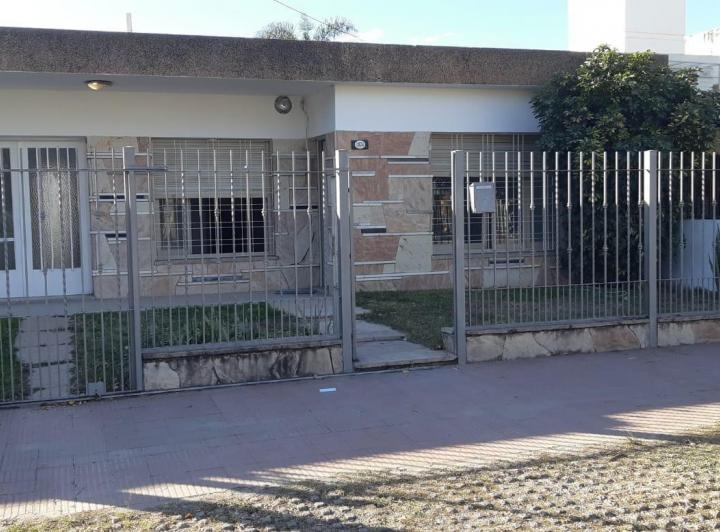 Casa · 168m² · 9 Ambientes · 1 Cochera