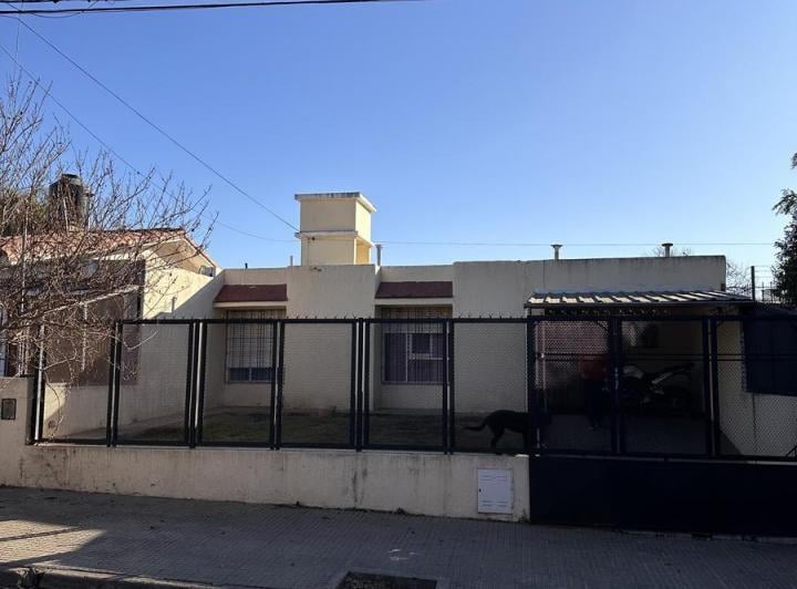 Casa · 85m² · 4 Ambientes · 1 Cochera